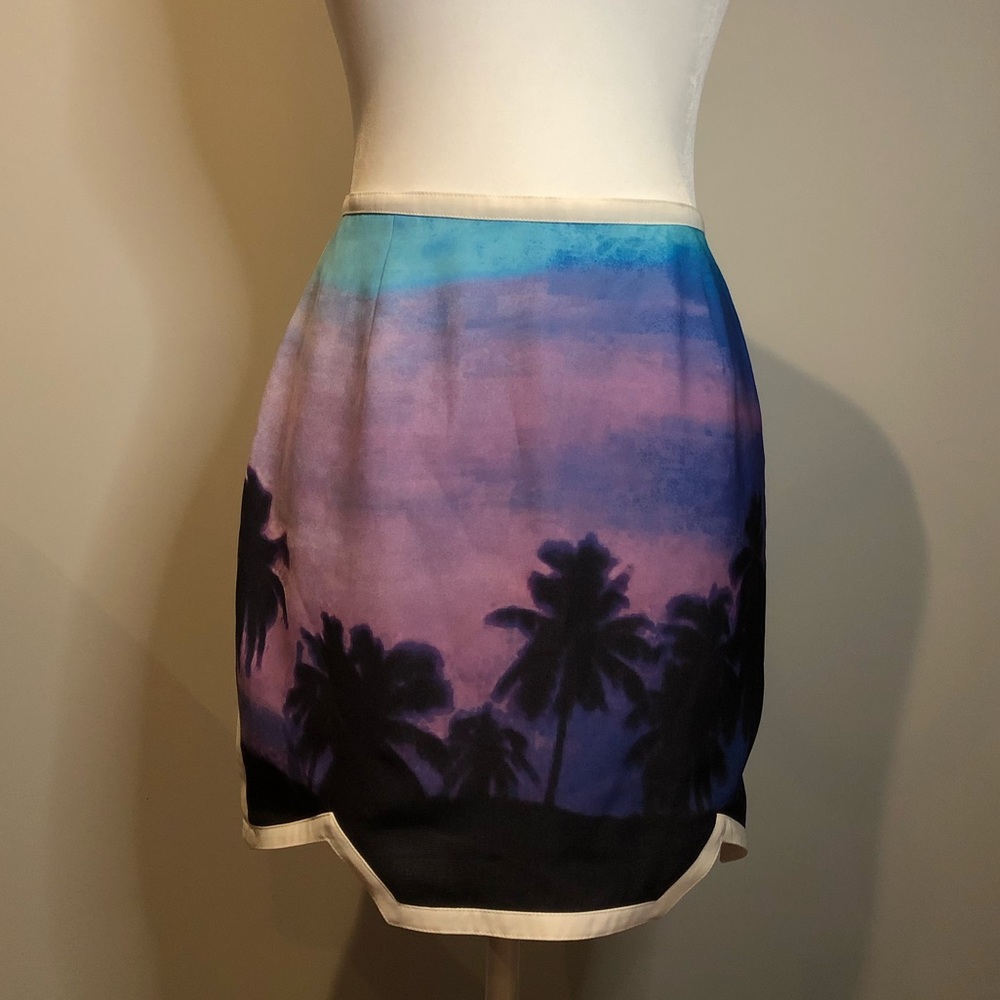 FindersKeepers palm tree skirt w/zipper on back